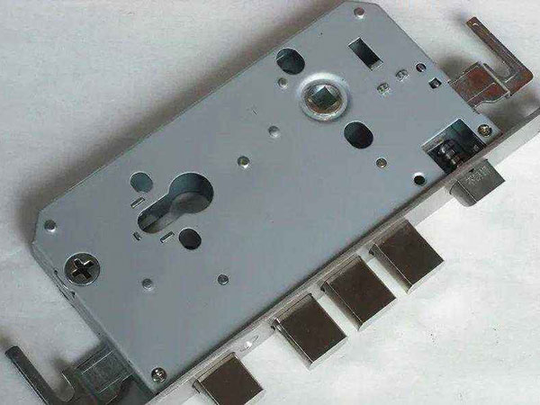 吉隆24小时上门开锁公司